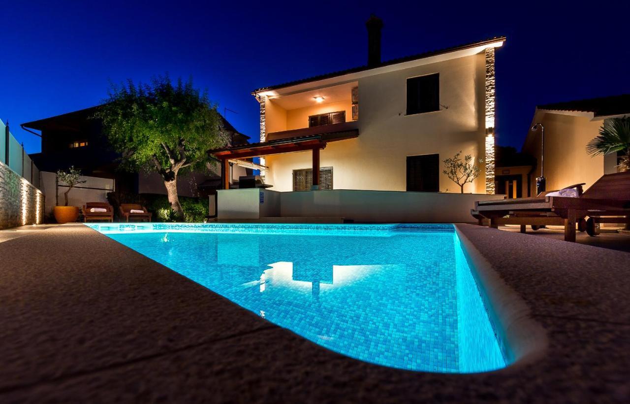 Holiday Home Villa Пула Стая снимка