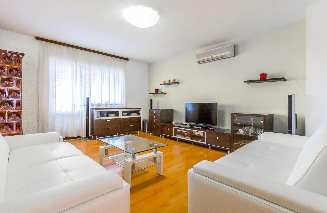Holiday Home Villa Пула Стая снимка